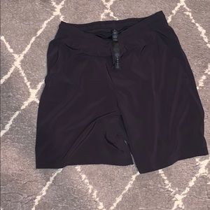 Lululemon Men’s pace breaker 7” with liner SM